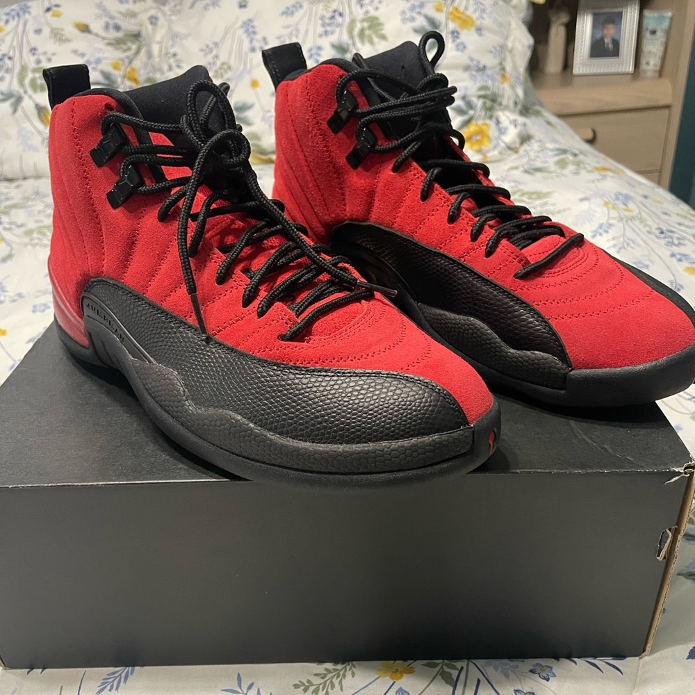 Jordan 12 Retro Reverse Flu Game size 9